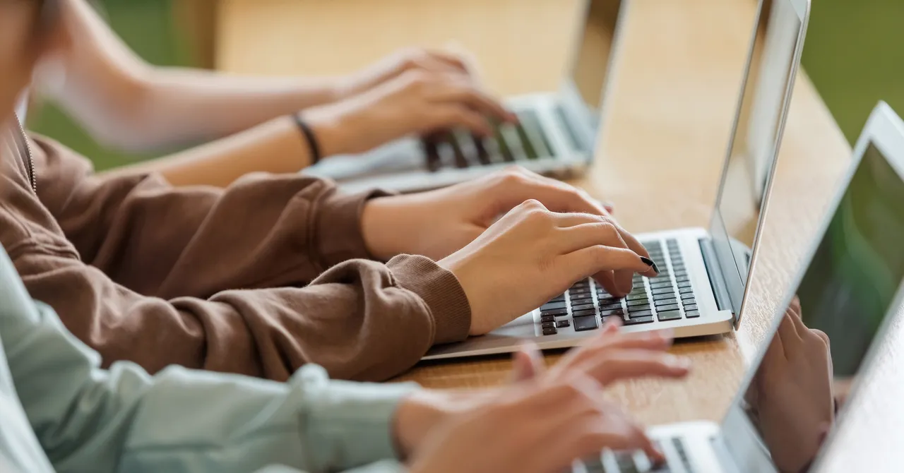 Featured image for Tech Giants and Teachers Collaborate to Integrate AI into Education