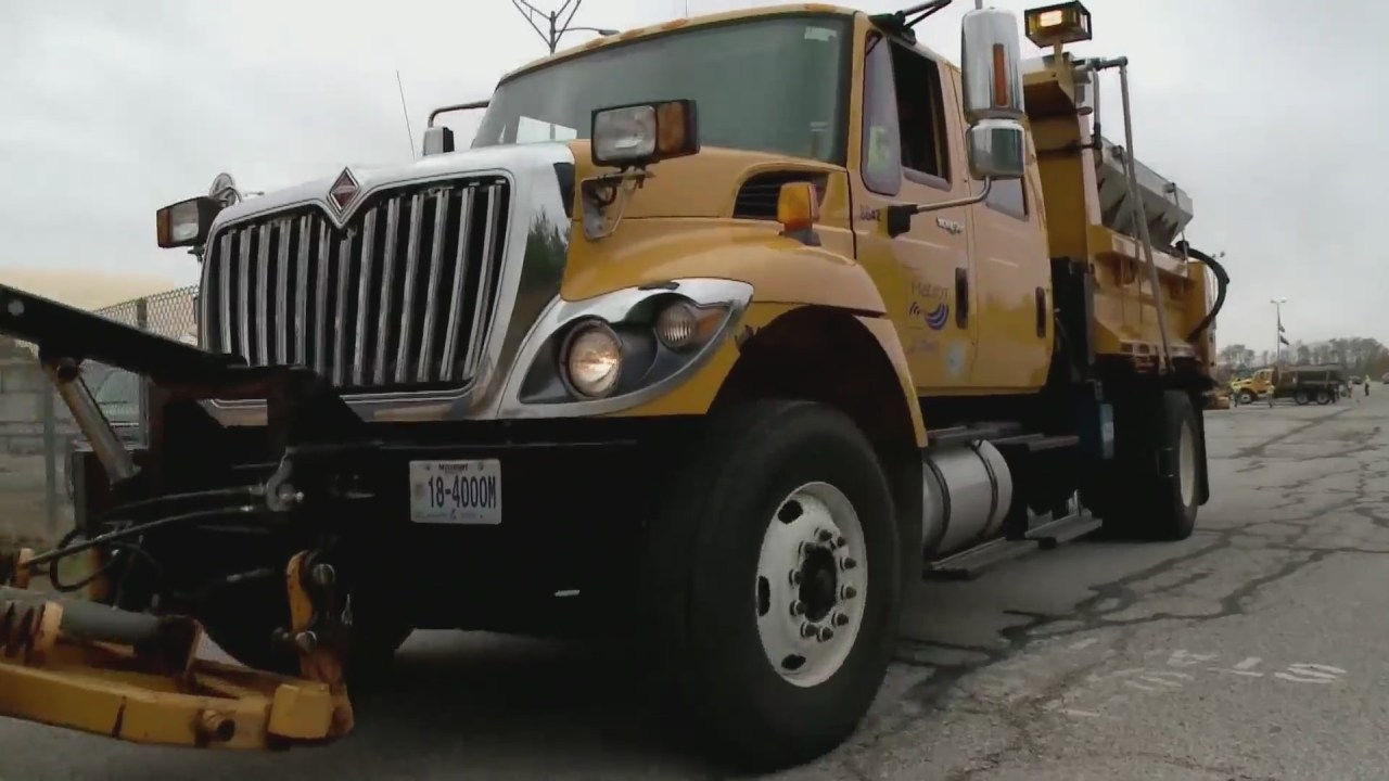 Featured image for "Severe Icy Conditions Cause Dozens of Crashes and Road Closures in St. Louis Area"