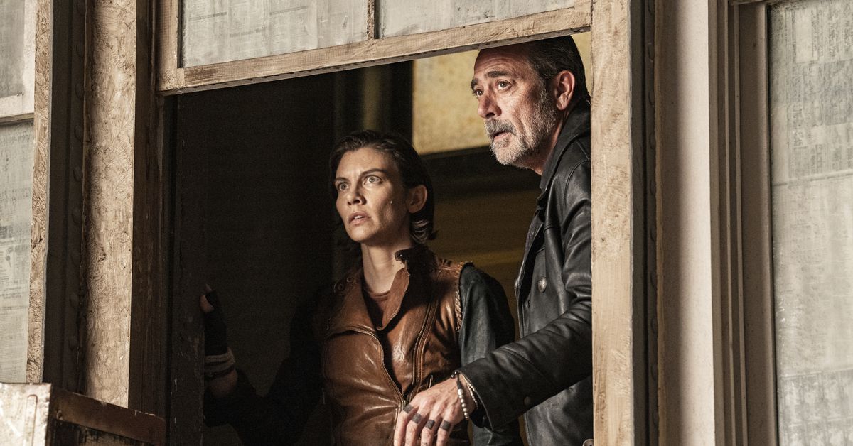 Featured image for "The Walking Dead spinoff 'Dead City' finds success when it stands on its own"