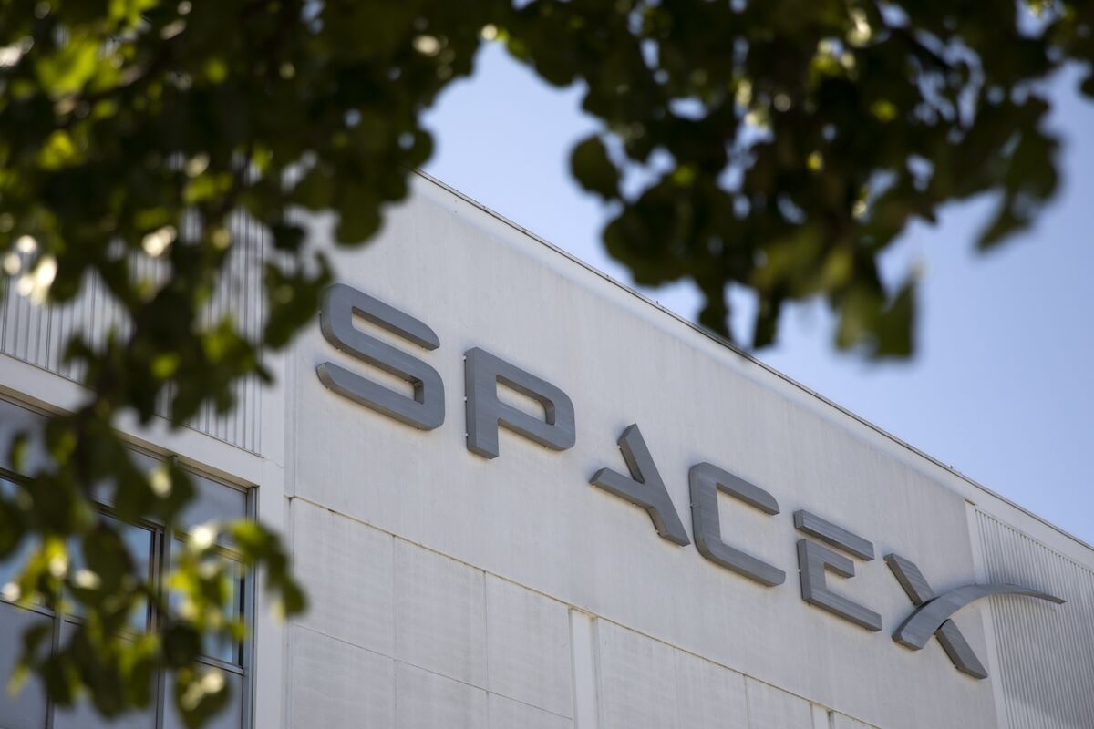 Featured image for SpaceX's Valuation Soars to $180 Billion in Tender Offer