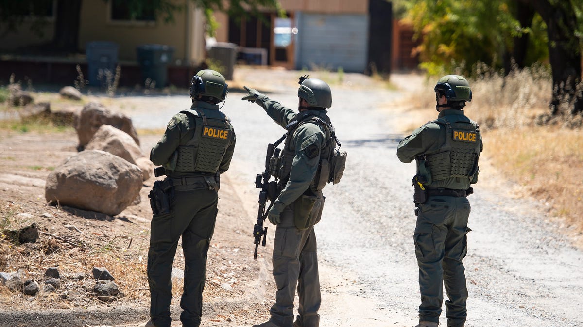 Multiple Homicide Suspects Escape Custody in Montana and Pennsylvania
