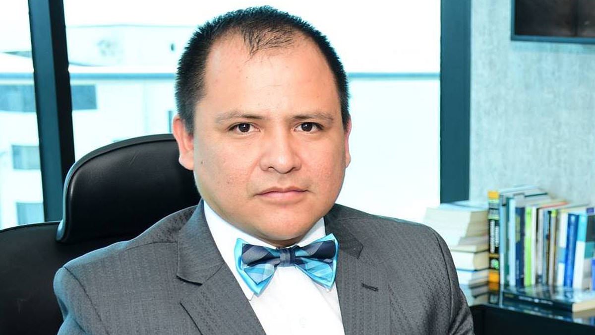 "Ecuadorian Prosecutor Investigating TV Station Raid Shot and Killed Outside Court"