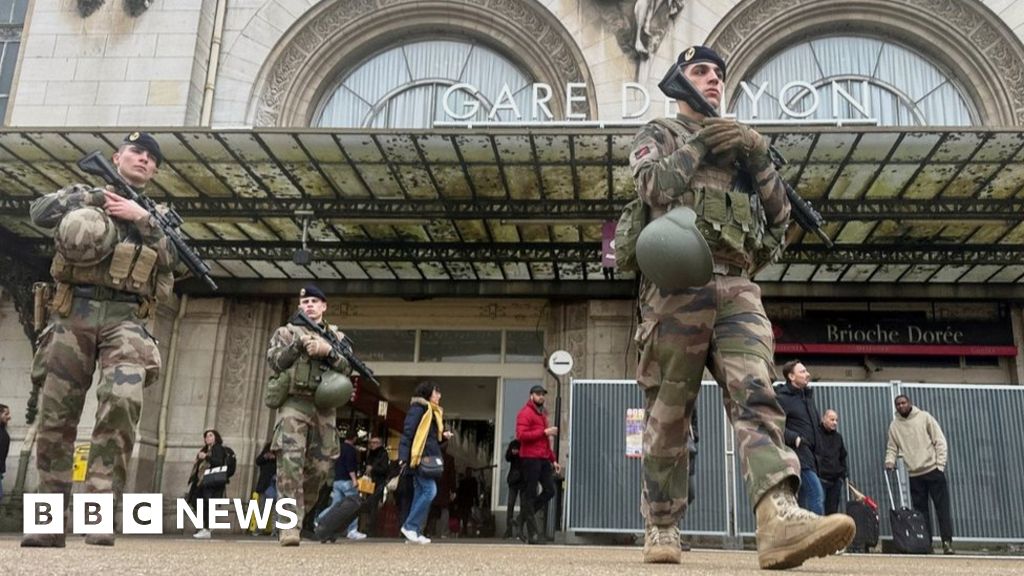 "Multiple Injured in Knife Attack at Gare de Lyon Station in Paris"
