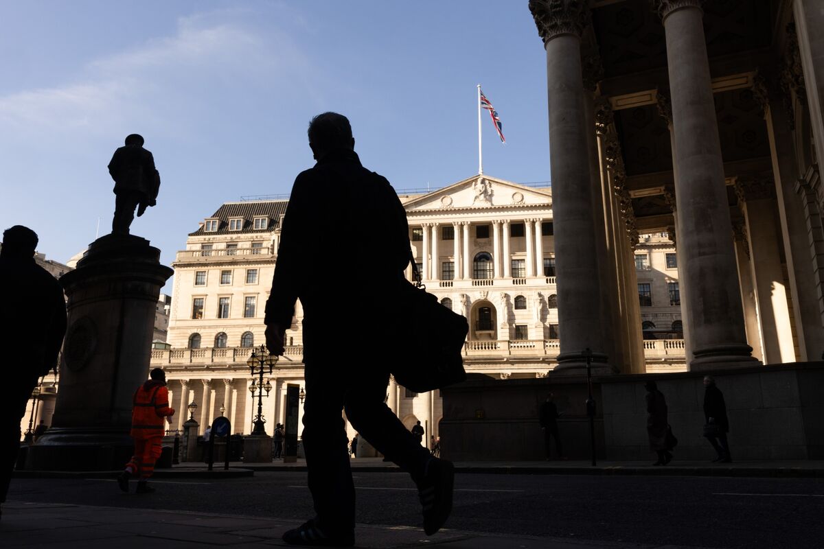 Featured image for BOE Likely to Cut Rates Amid Rising Inflation