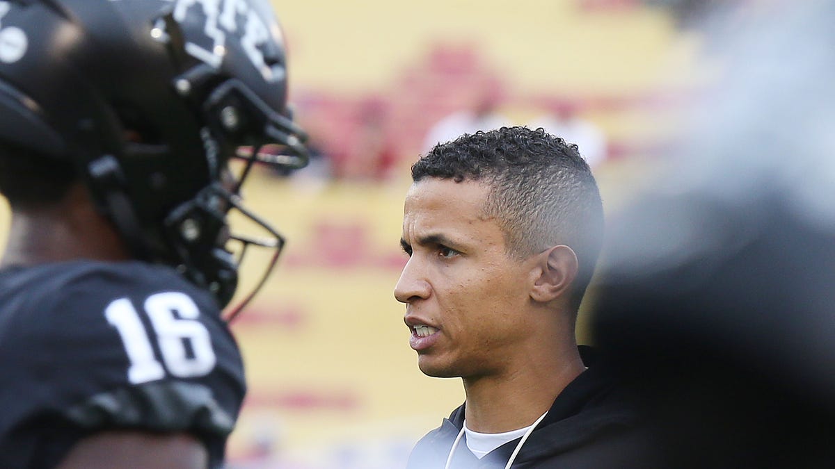 "Los Angeles Rams Add Nate Scheelhaase and Dave Ragone to Coaching Staff"