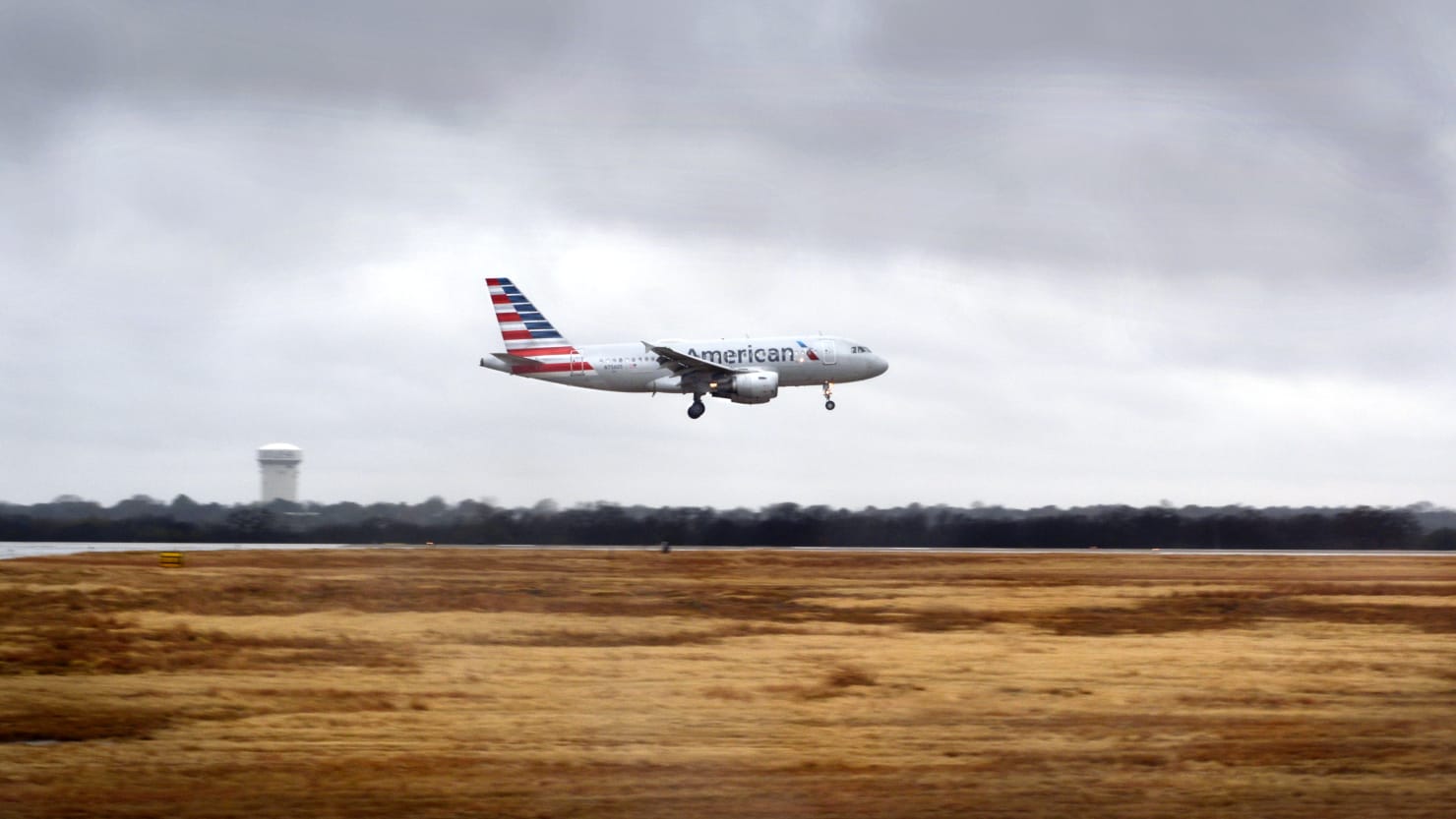 Featured image for American Airlines Retracts Blame on 9-Year-Old in Bathroom Filming Incident