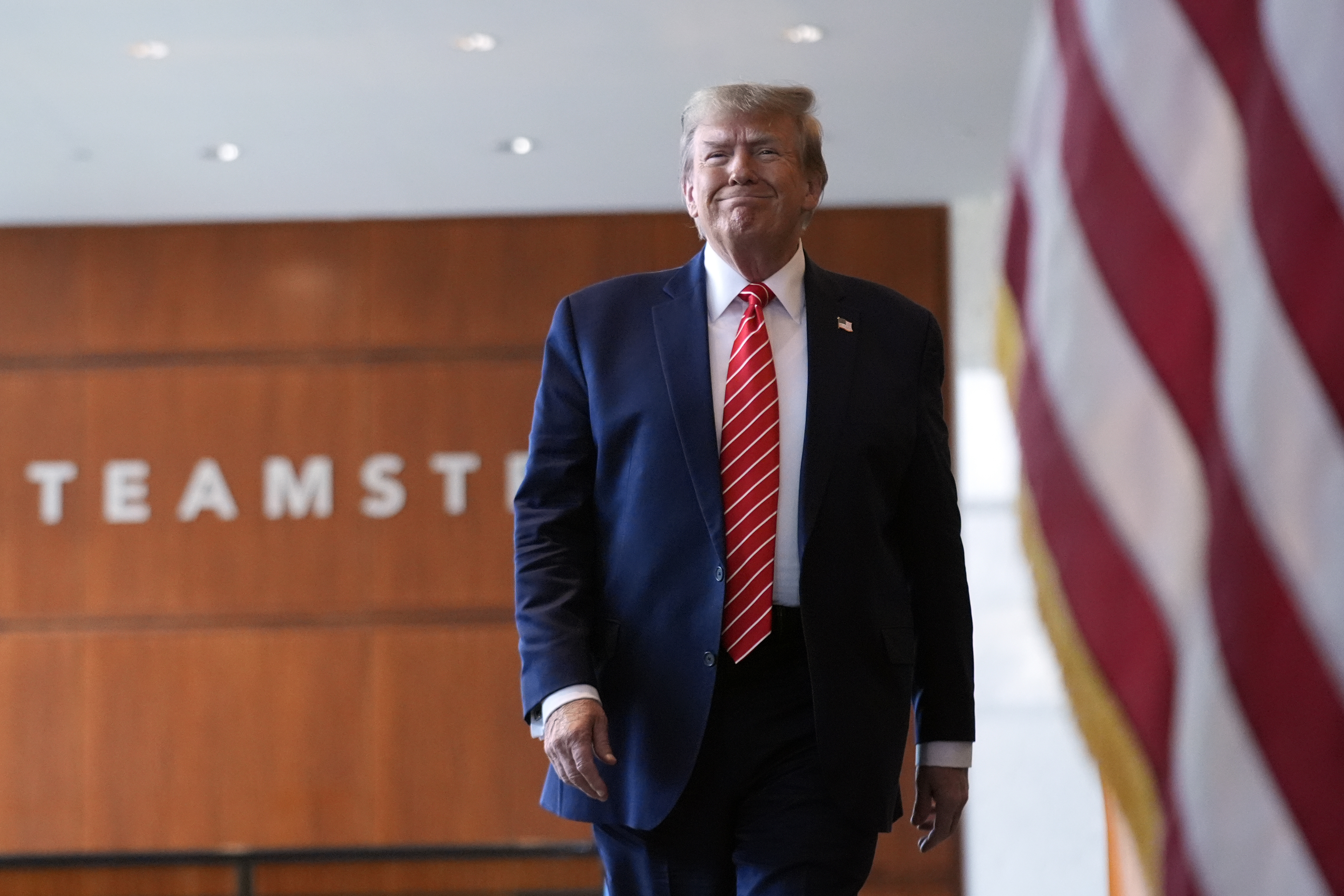 "Trump Vows to Halt Japanese Bid for U.S. Steel"