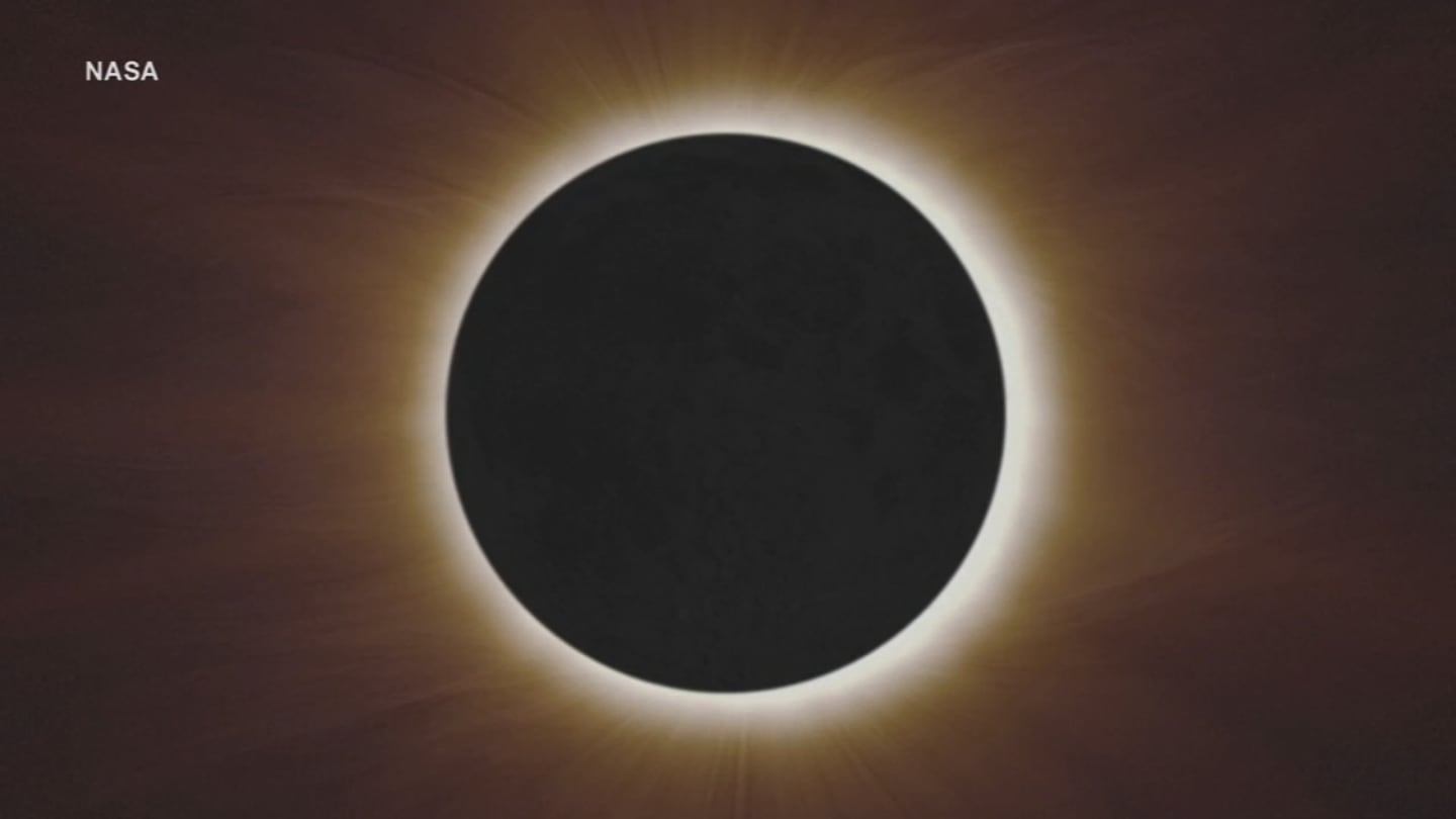 Featured image for "Pittsburgh Solar Eclipse: Viewing Conditions and Forecast"