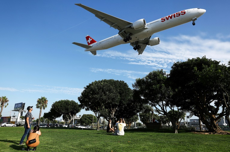 Featured image for Lost Luggage: Swiss Plane Touches Down in Spain Empty-Handed