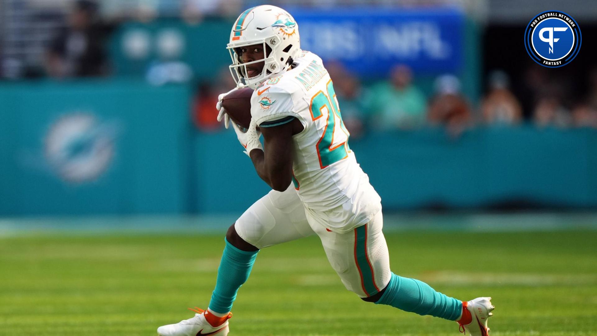 "Week 17 Fantasy Football Guide: Optimal Starts, Sits, Sleepers, and Matchups"