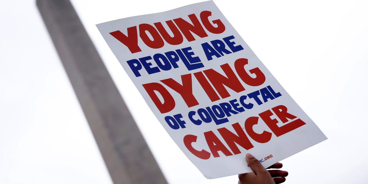 "Early Warning Signs of Colorectal Cancer: 4 Red Flags to Watch Out For"