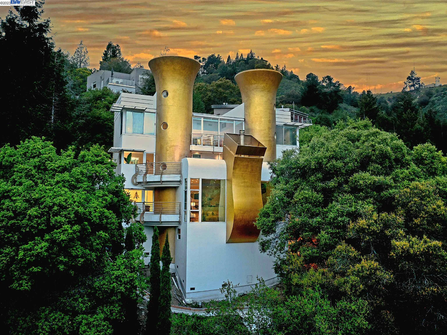 "Take a Peek Inside the $2 Million Saxophone House on Sale in California"