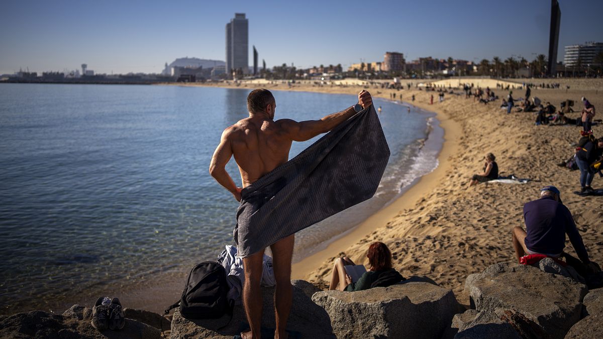 "Record-Breaking January Heatwave Sweeps Spain, Reaching 28C"