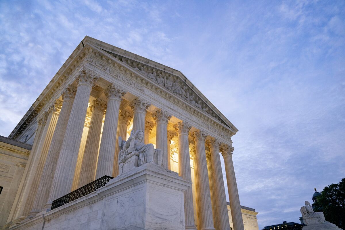 Featured image for Supreme Court Considers Challenge to Trump's Global Tariffs