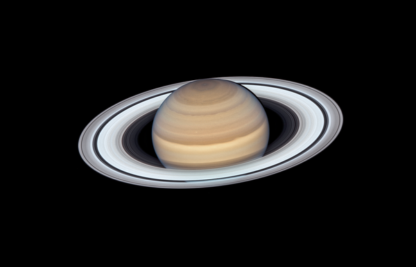 "Saturn Shines Brightest in Late Summer's Stargazing Spectacle"