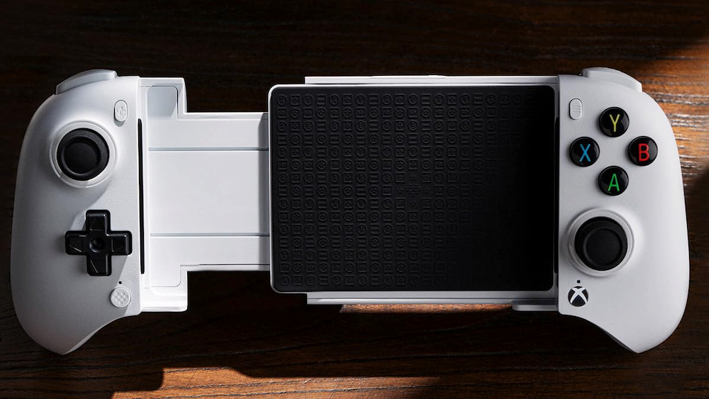 Featured image for 8BitDo Launches Officially Licensed Xbox and Apple Mobile Gaming Controllers