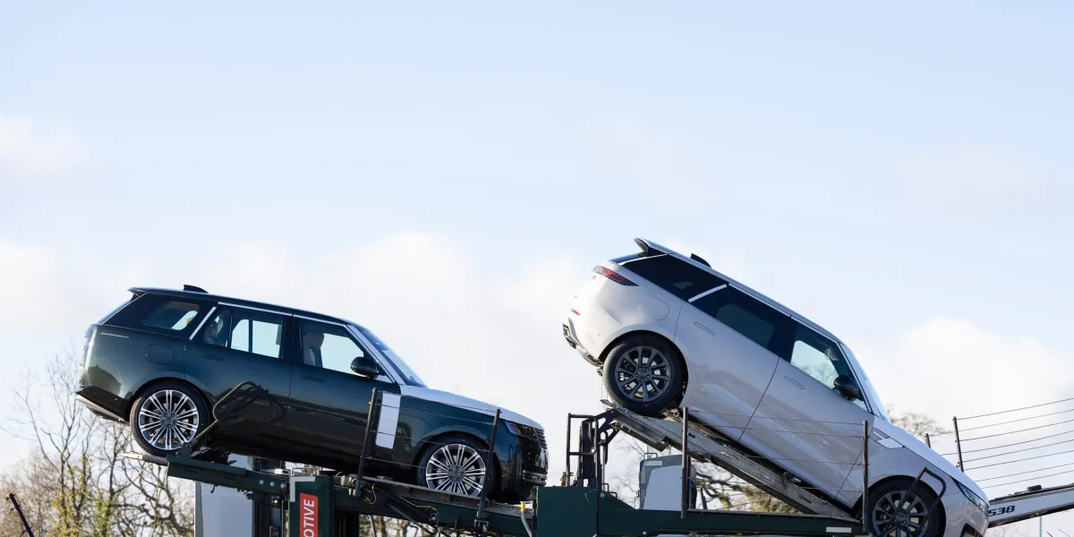 Featured image for "Range Rover CEO Urges National Action Against Organized Vehicle Theft in the UK"