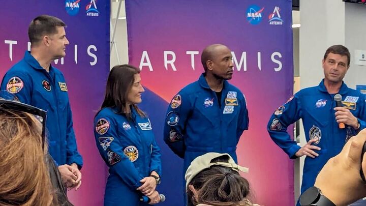 Featured image for Artemis II Crew to Use Advanced Virtual and Biological Technologies for Space Health