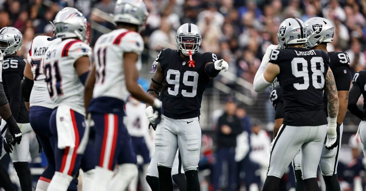 49ers sign Clelin Ferrell to 1-year, $2.5M deal with $1.8M guaranteed.