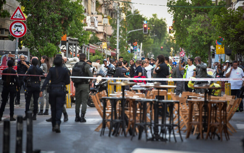 "Tel Aviv Terrorist Shot by Second Officer After Critically Wounding Security Guard"