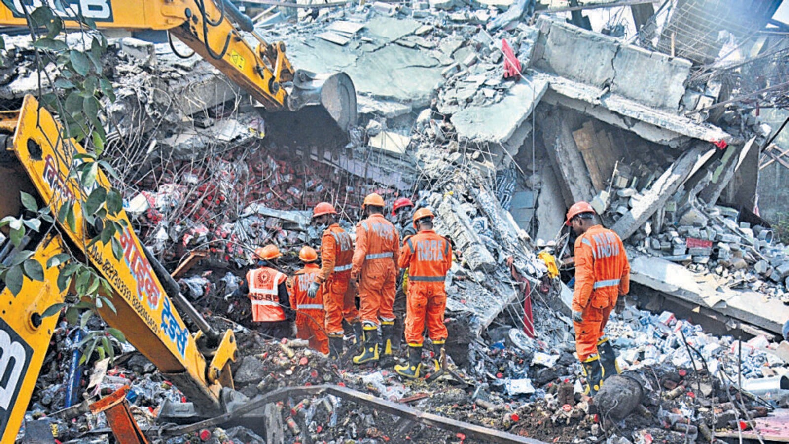 Bhiwandi building collapse death toll reaches 8, owner arrested.
