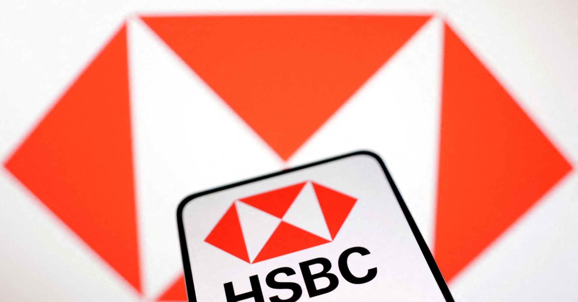 Featured image for HSBC's Record Profits Overshadowed by $3 Billion China Writedown