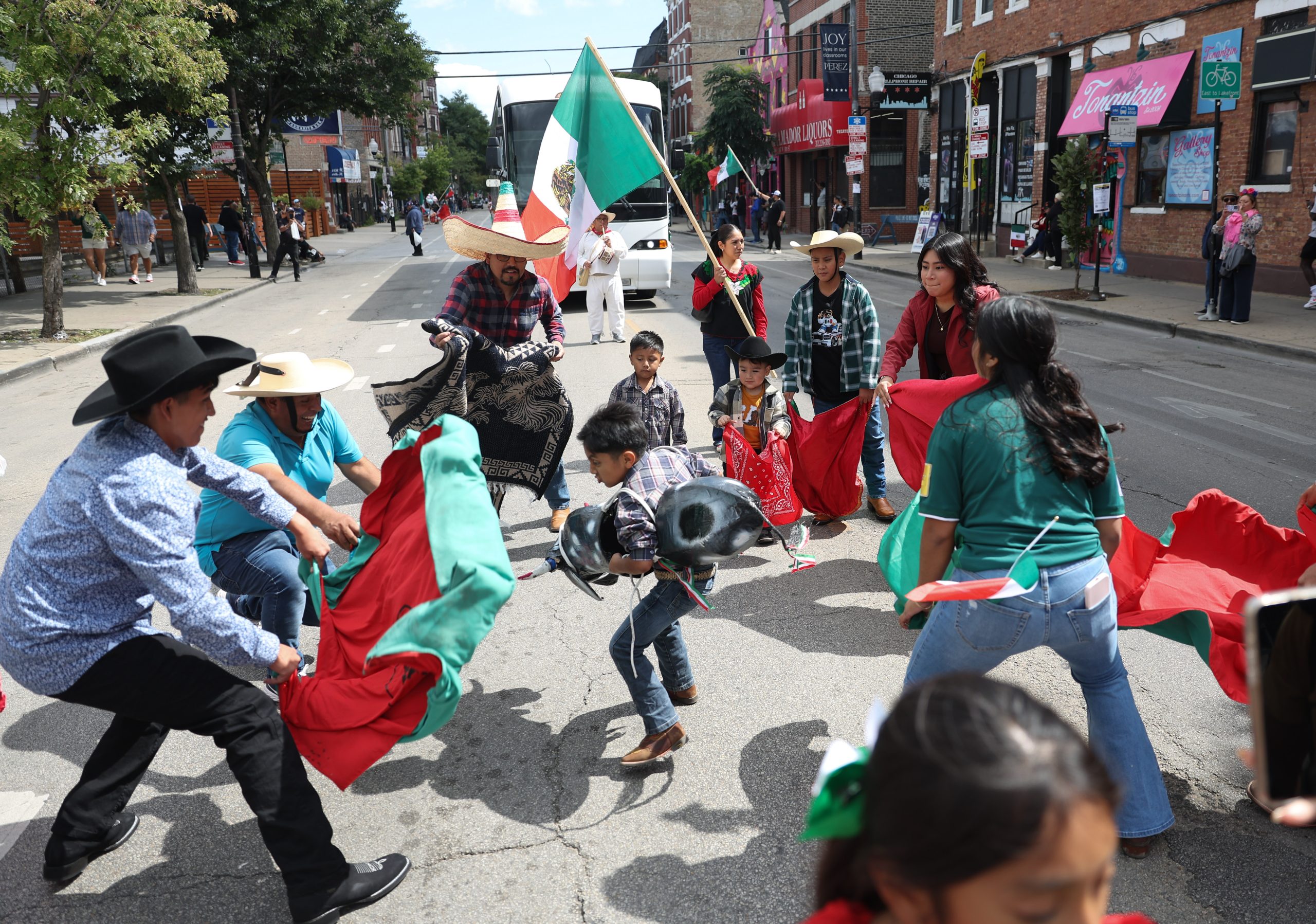 Featured image for Chicago's Mexican Independence Day Celebrations Canceled Amid Trump Threats