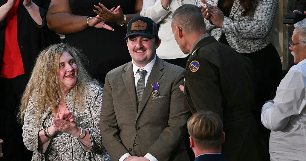 Trump awards military and Olympic heroes during State of the Union