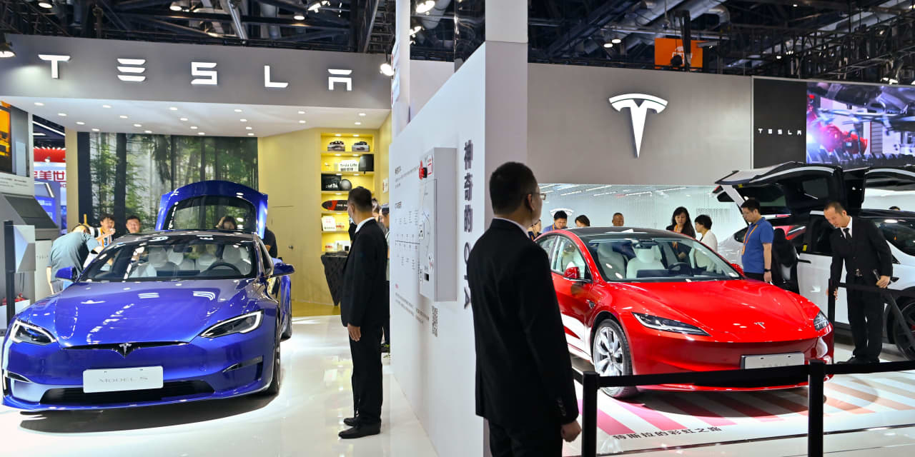 "Tesla's Q4 Earnings: Growth Outlook, Profit Margin, and Elon Musk's Commitment"