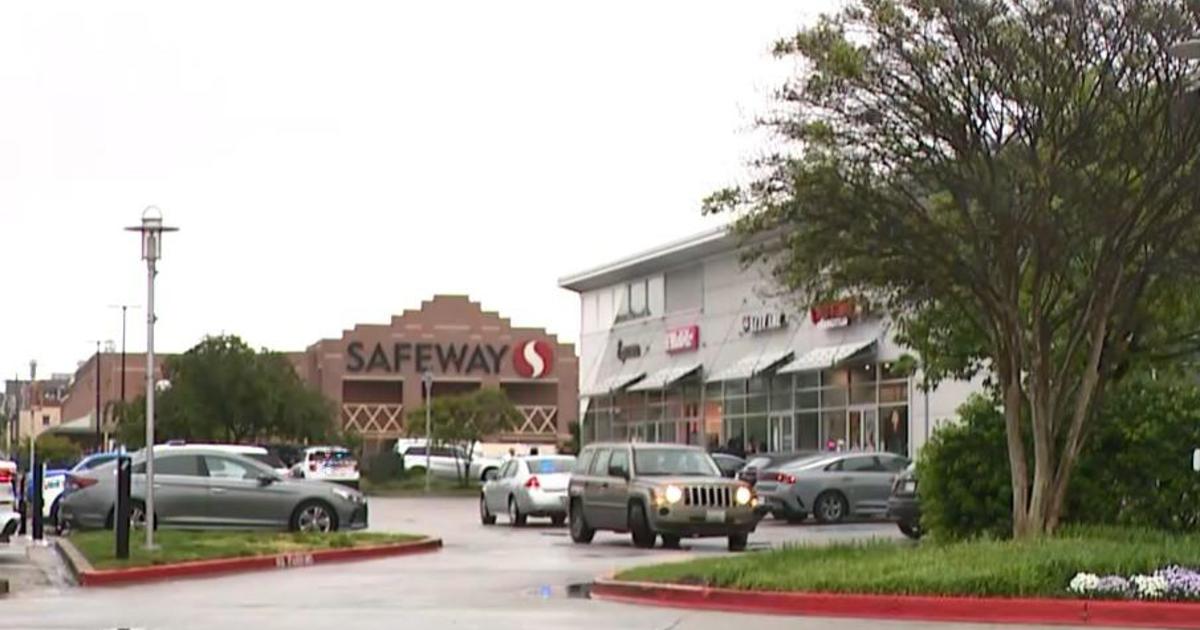 Armed Robbery at T-Mobile Store in Canton Leaves Employee Injured