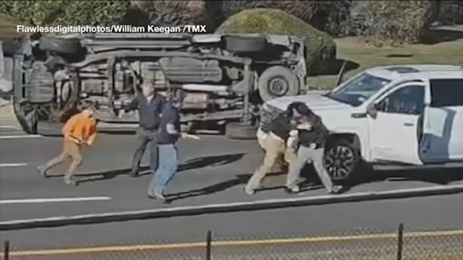 "Chaotic Highway Brawl Erupts as Vehicles Collide on Long Island"