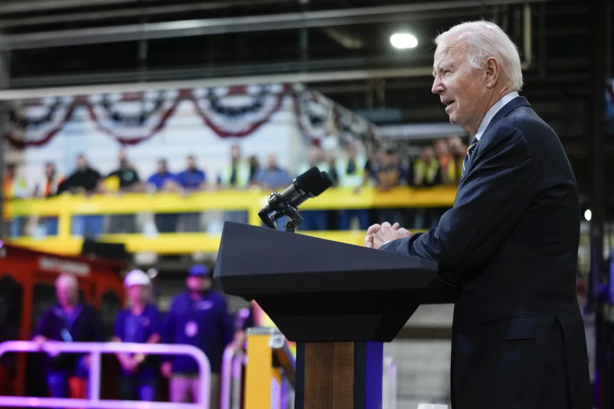 "Biden's Strong Economy Fails to Lift Voter Spirits"