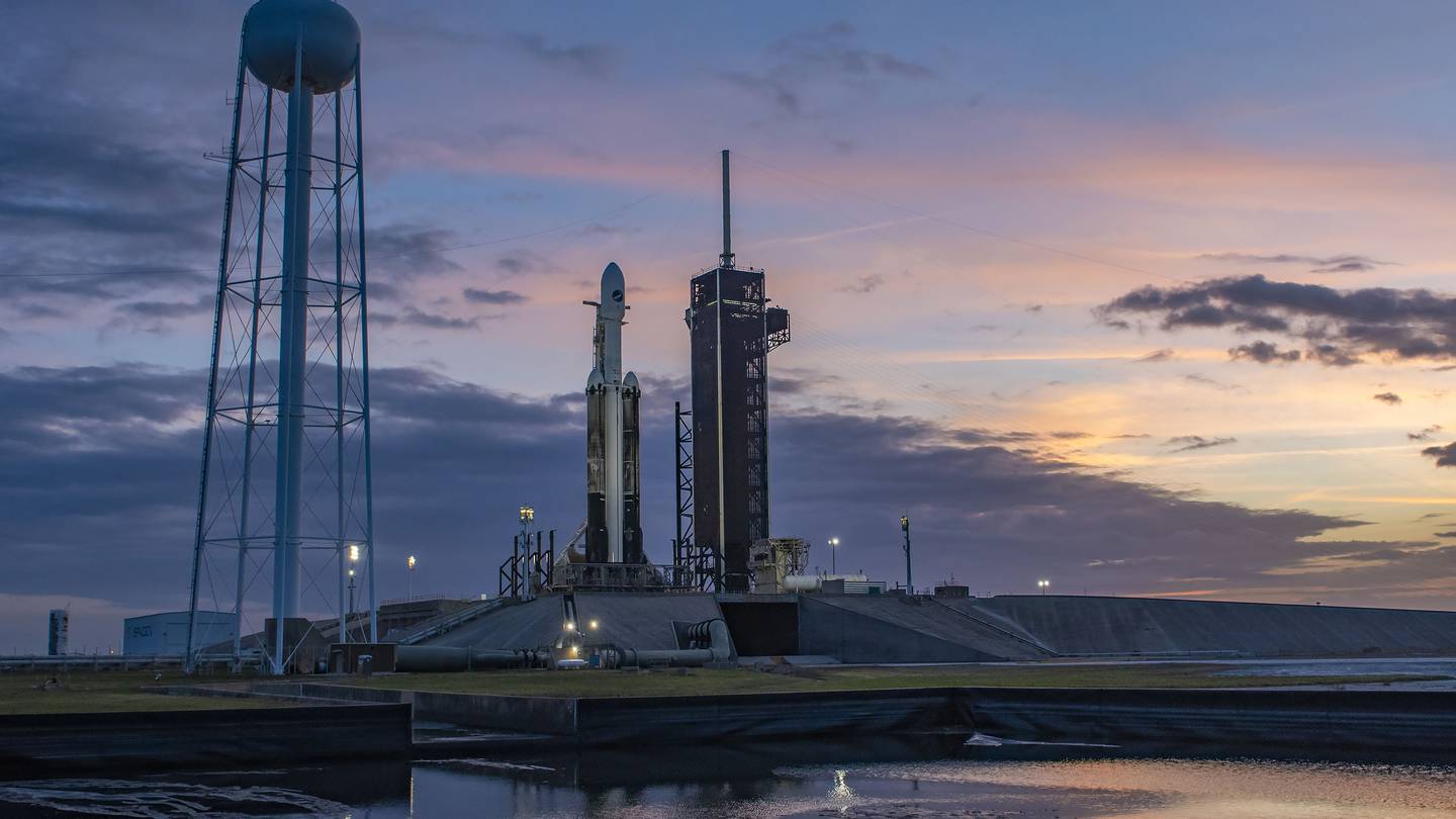 SpaceX's Falcon Heavy Launch Delayed Again, US Military's Spaceplane Awaits Bigger Rocket