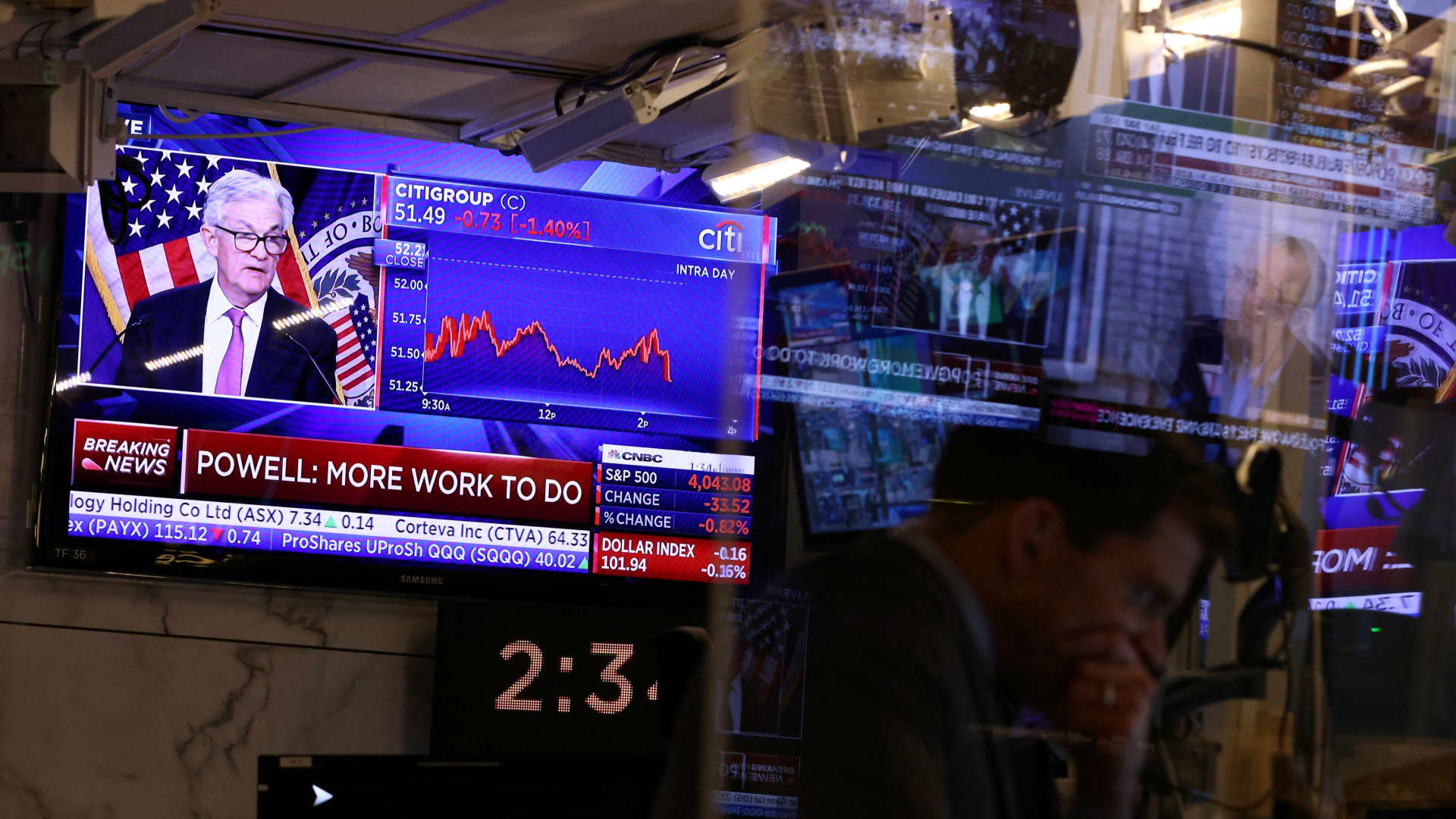Investors shift focus from crypto to banks amidst economic uncertainty.