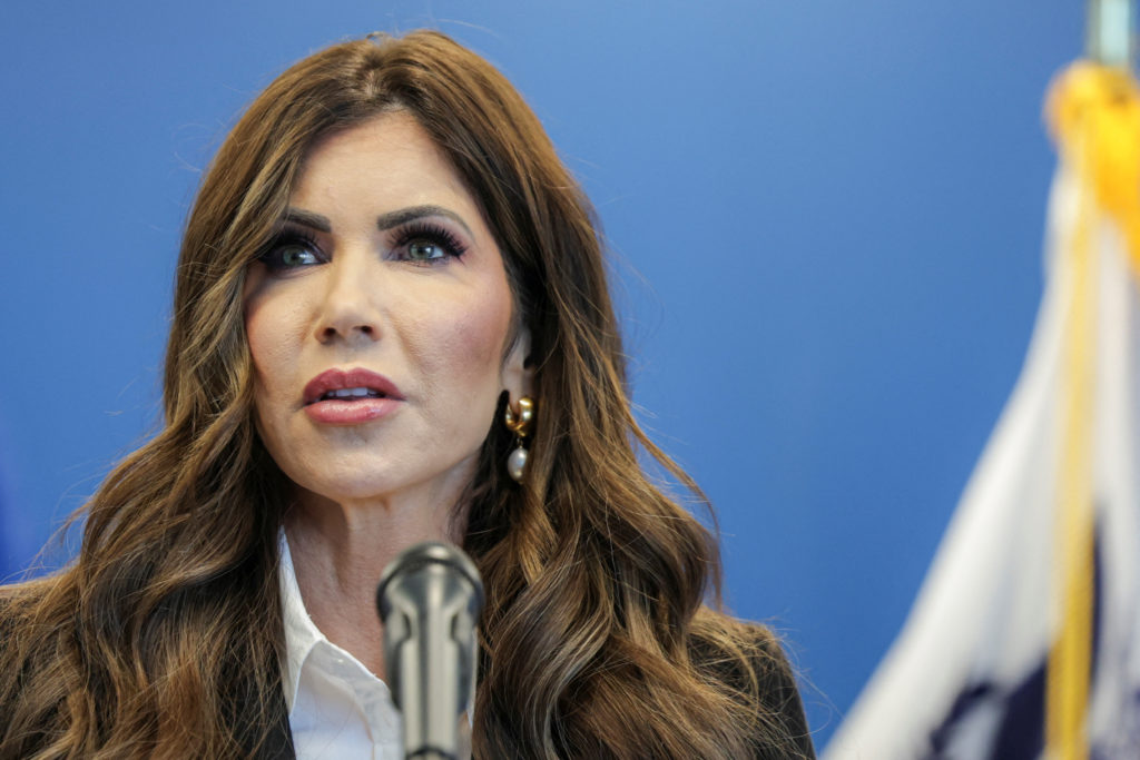 Featured image for Appeals Court Permits Ending of Deportation Protections for Thousands of Immigrants