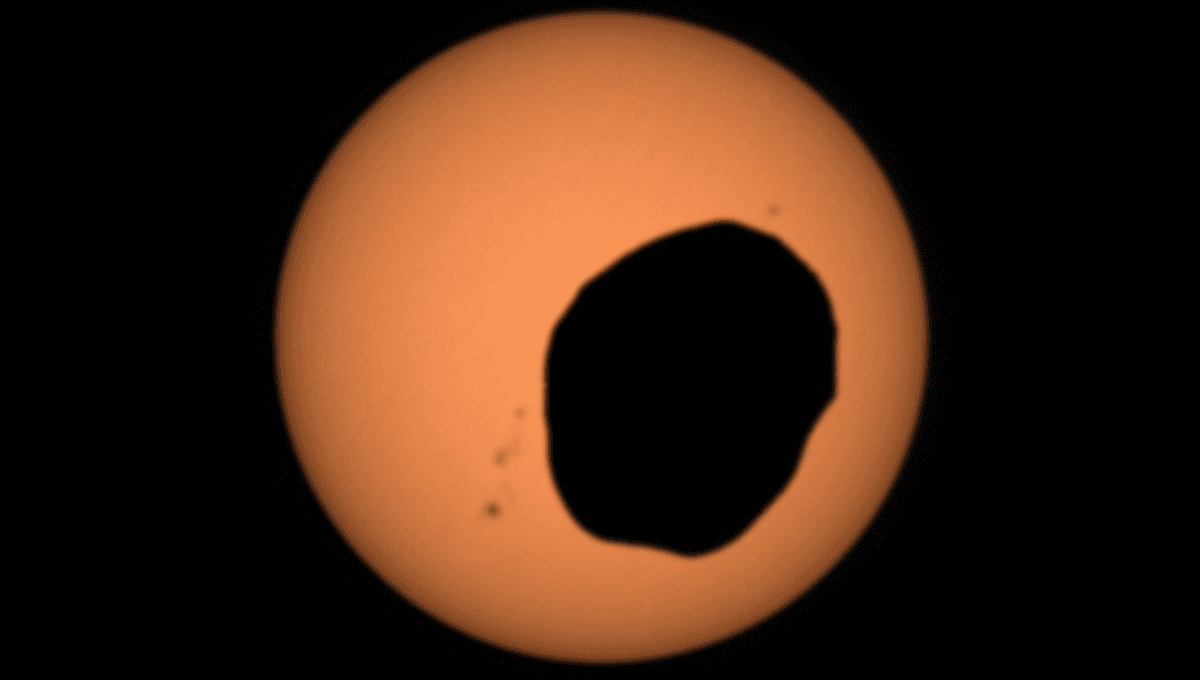 "Perseverance Rover Captures Phobos Eclipse on Mars"