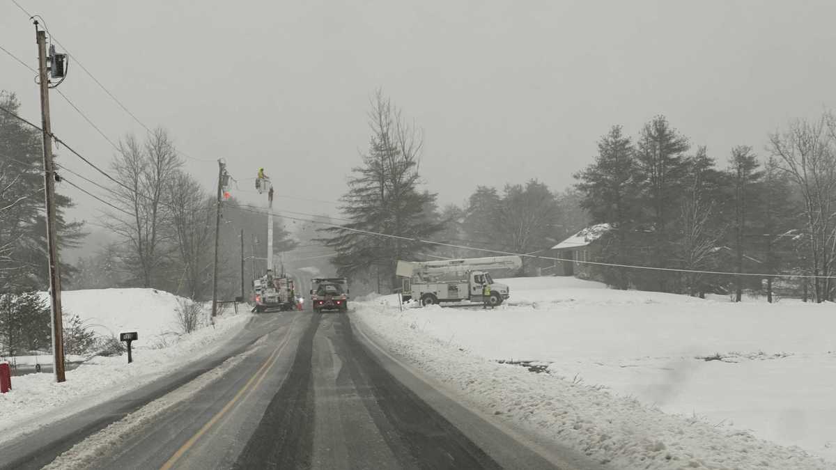 "Nor'easter Causes Widespread Power Outages in New England"
