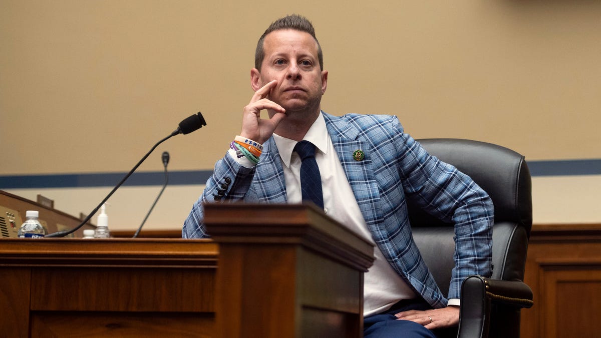 Featured image for Hunter Biden's Testimony Sparks Partisan Bickering and GOP Avoidance