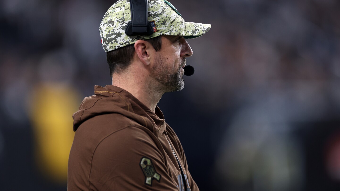 Aaron Rodgers Sets Mid-December Target for Jets Return