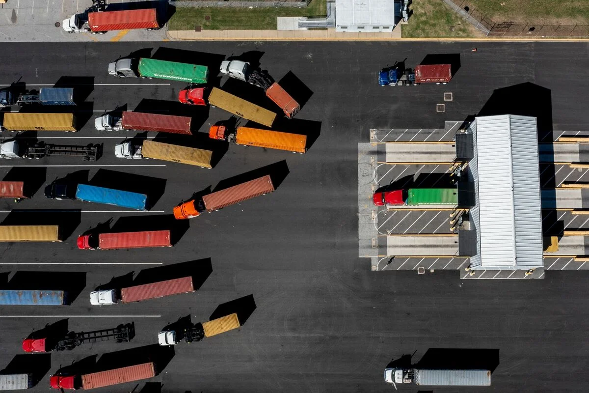 Wall Street Explores Profiting from Trump Tariff Changes Amid Market Turbulence