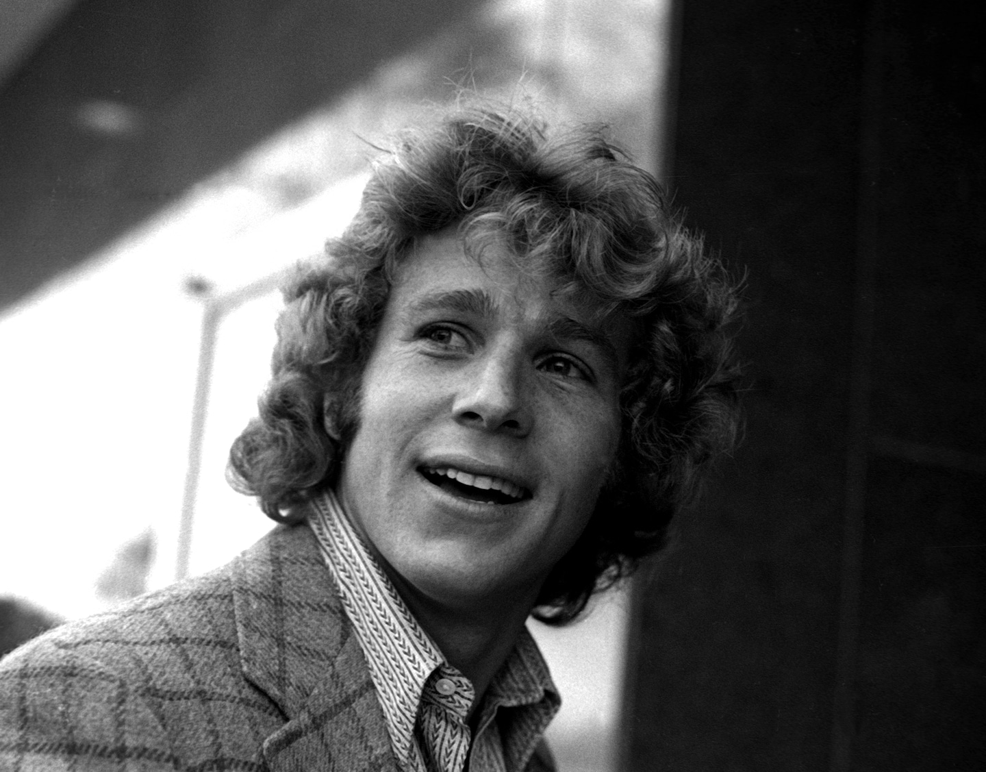 Featured image for Ryan O'Neal, Beloved Hollywood Star, Passes Away at 82