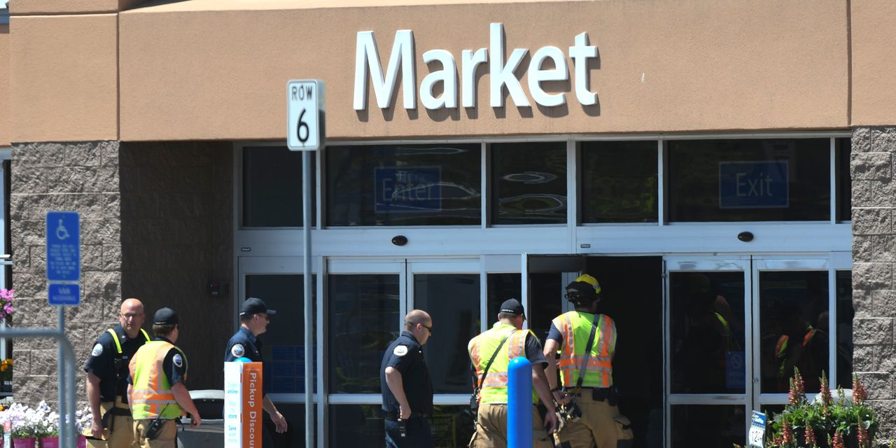 Stores Targeted by Bitcoin Scammers with Bomb Threats for Gift Cards