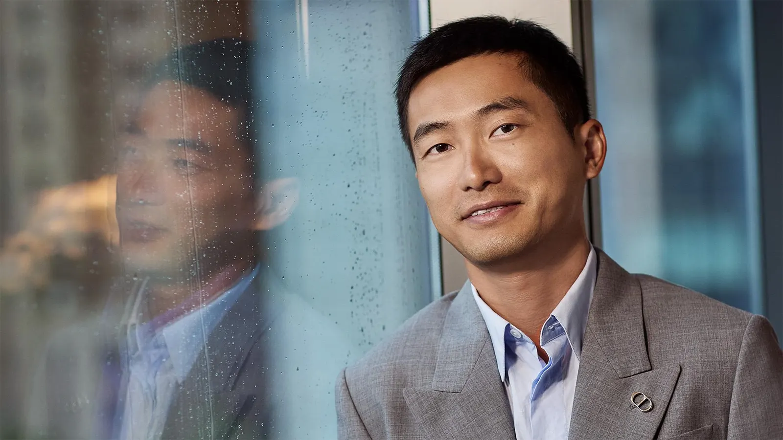 Featured image for Plaud's AI Note Pro: The Compact Device Revolutionizing Meeting Notes