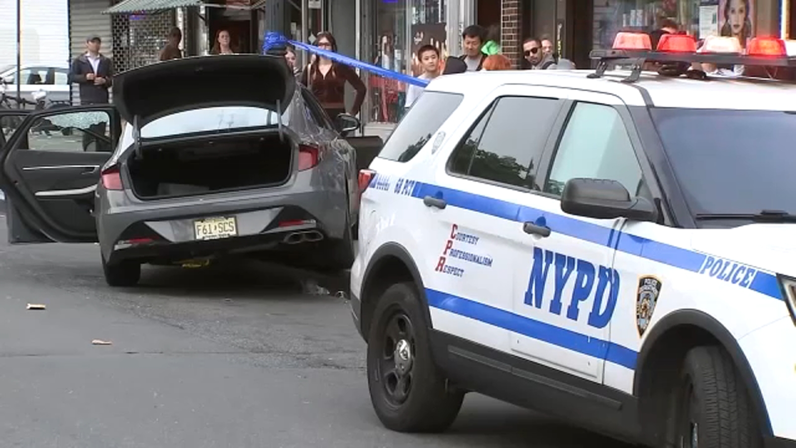 Gunman injures 2 outside Brooklyn sneaker shop
