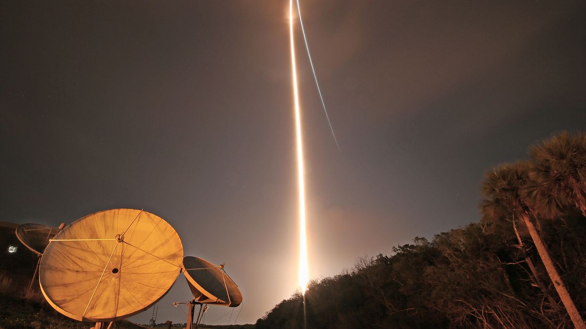 Featured image for "Navajo Nation's Opposition to Lunar Burial Sparks Controversy"