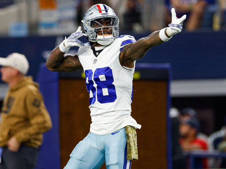 Featured image for "2023 Fantasy Football Week 14 Rankings: WRs, Flex Options, and Targets"