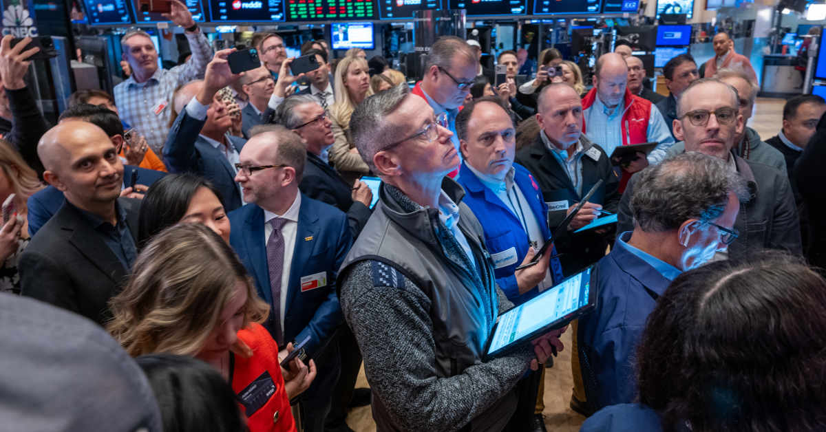 Global Markets Waver Amid Inflation Concerns and Geopolitical Tensions