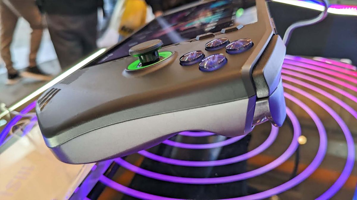 Featured image for MSI Claw 8 AI+ Unveiled with Intel Lunar Lake and 80Wh Battery