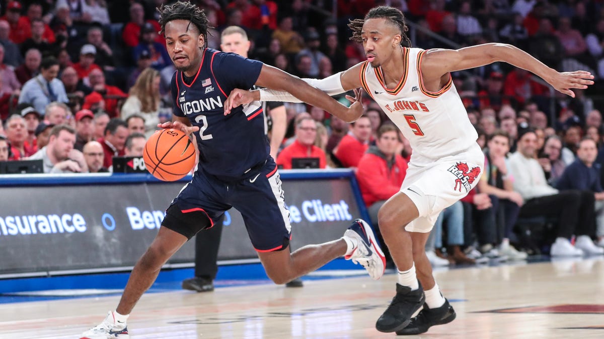 "Connecticut Tops College Basketball Coaches Poll as Kansas Makes Strong Surge"