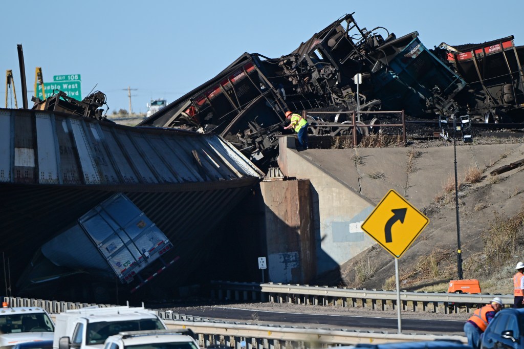 Featured image for Colorado Train Derailment: Fatal Bridge Collapse Forces I-25 Closure